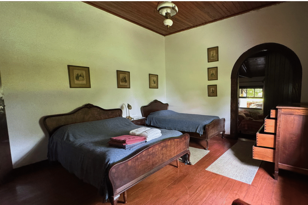 Quarto em antiga fazenda de café hospedagem