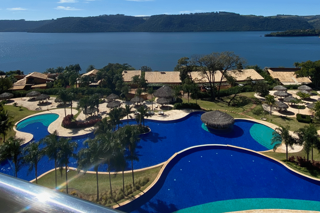 Tayayá Aqua Resort: vista da sacada de um apartamento. 