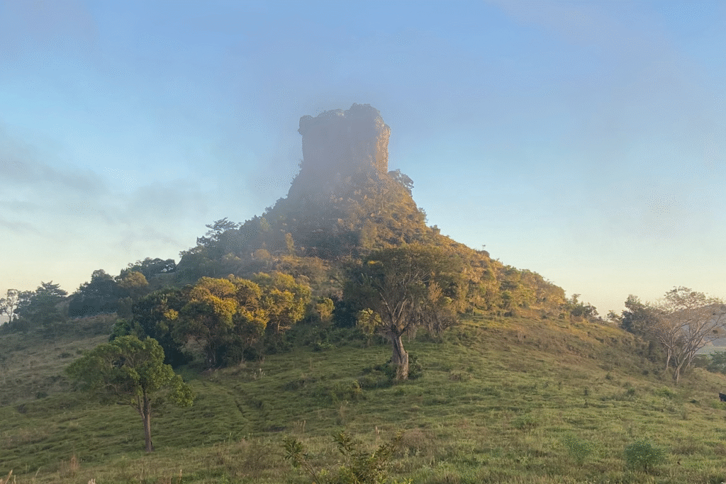 Torre de Pedra, Ribeirão Claro