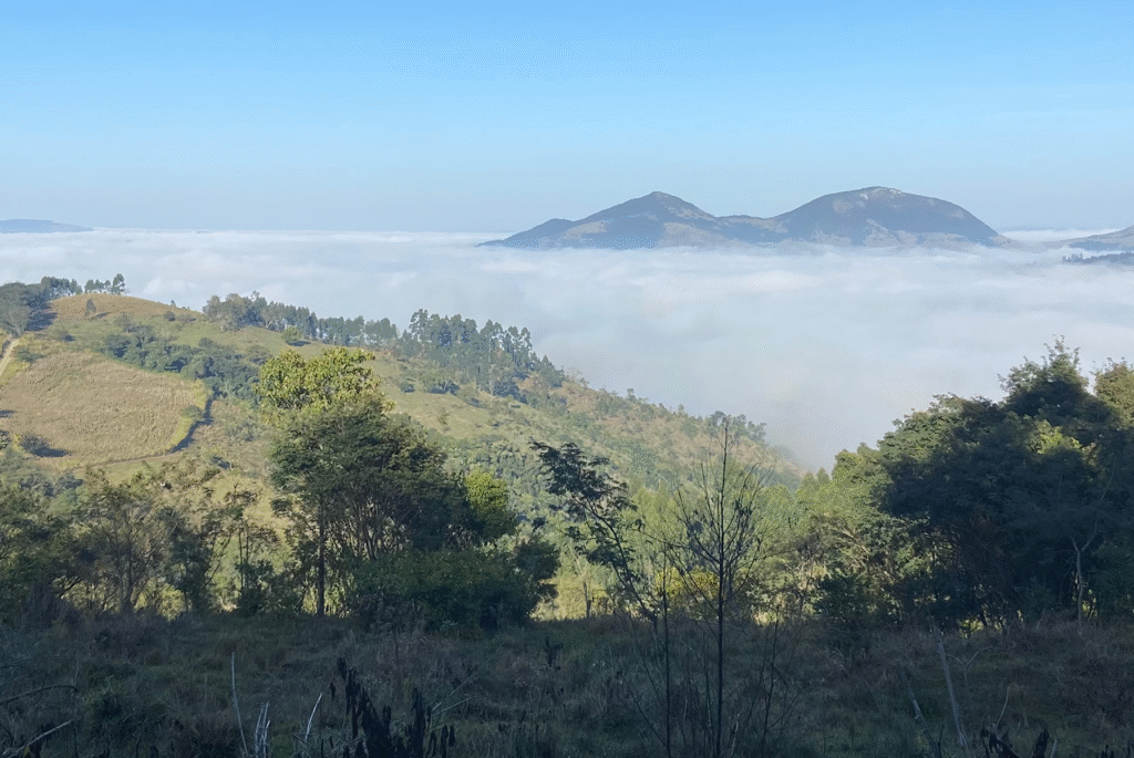 Mar de Nuvens ilustrando inverno de Sapopema