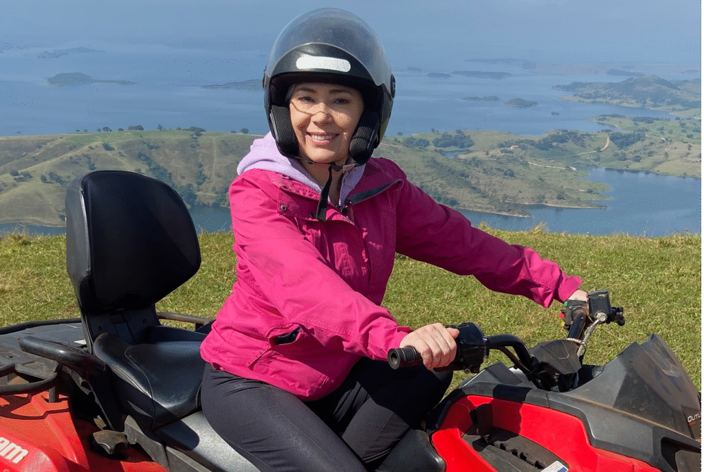 No alto do Morro do Gavião, de quadriciclo. Foto: Maurício Martins